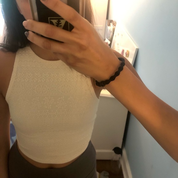 Hollister Crop Top - Picture 11 of 11